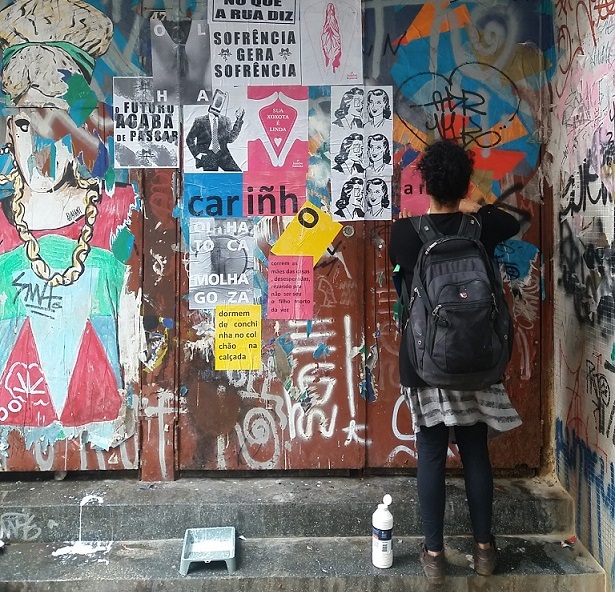 Lambe Buceta: conheça o projeto que promove autoconhecimento feminino pelas ruas!