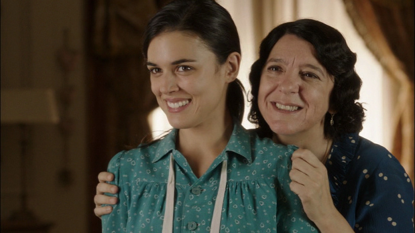 Sira (Adriana Ugarte) e Candelaria (Mari Carmen Sánchez) na série espanhola