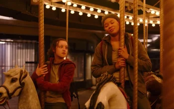 A cena do carrossel: Ellie (Bella Ramsey) e Riley (Storm Reid) no sétimo episódio de The Last of Us.