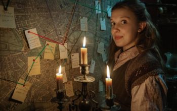 Millie Bobby Brown interpretando Enola Holmes no filme da Netflix.