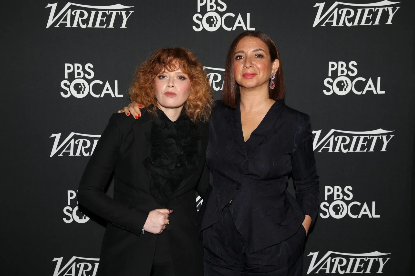 As produtoras do documentário "Sirens", Natasha Lyonne (à esquerda) e Maya Rudolph (à direita)