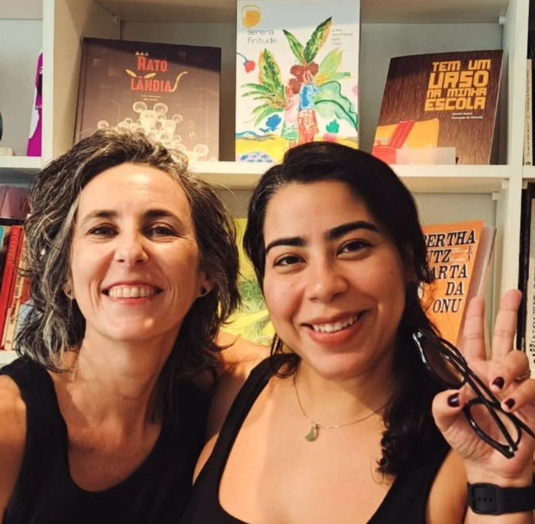 Angélica e Amma, as autoras da HQ Meninas