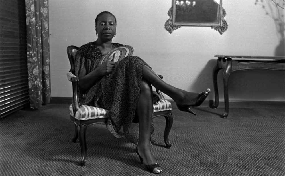Nina Simone em casa.