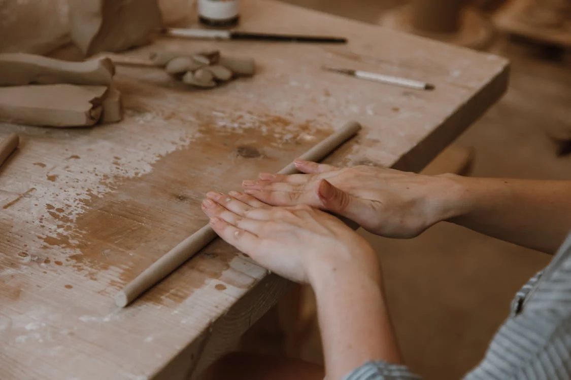 Projetos DIY com espuma expansiva de poliuretano: ideias criativas para arte e decoração