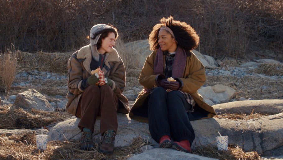Agnes (Eva Victor) e Lydie (Naomie Ackie) em Sorry, Baby