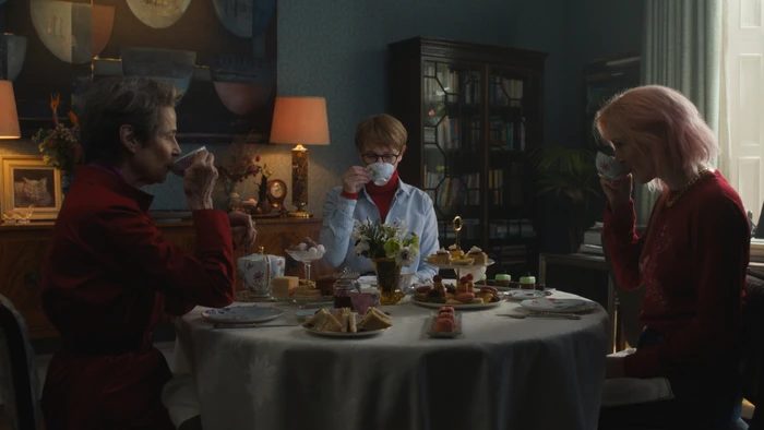 Cena do filme Pai Mãe Irmã Irmão (2026)